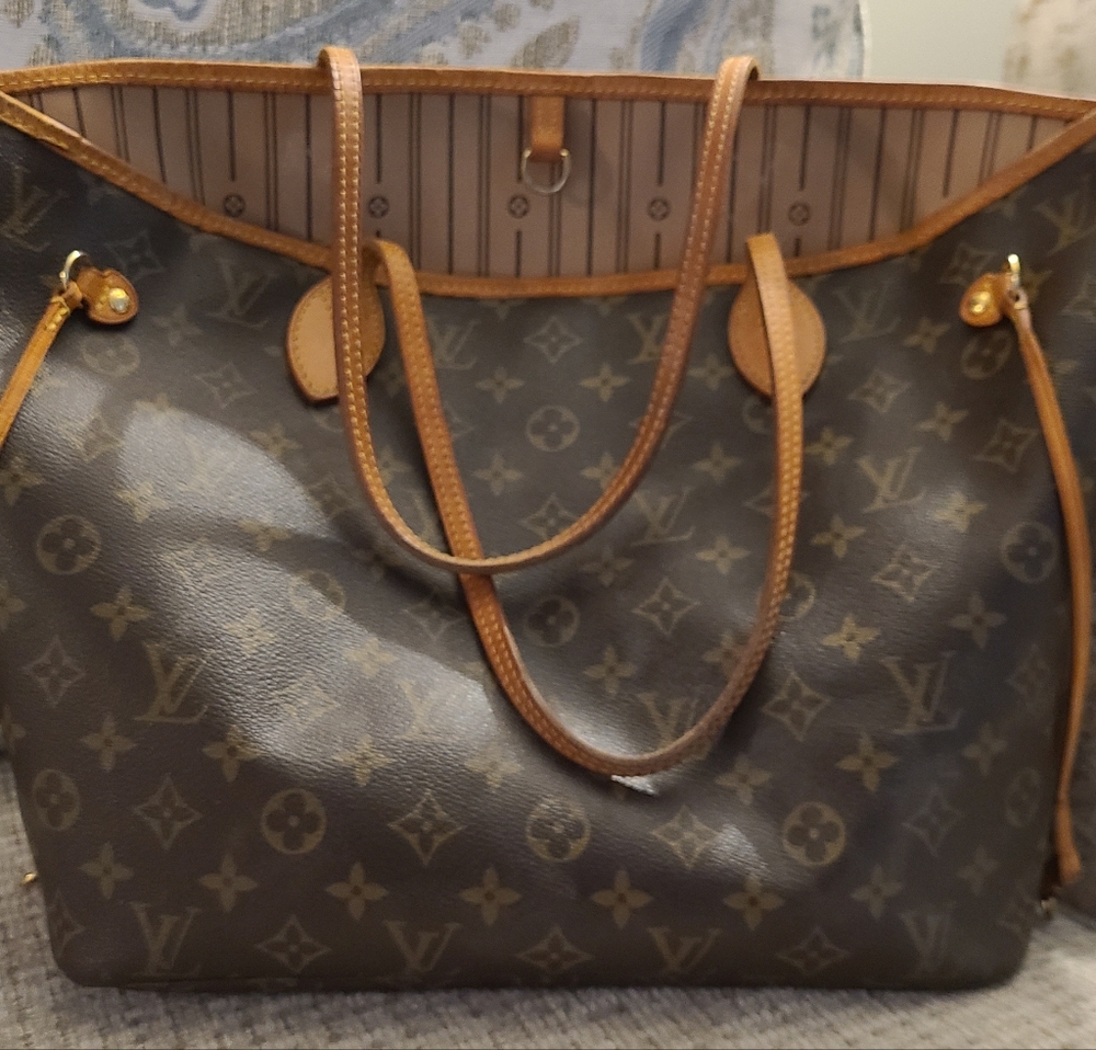 Louis Vuitton Neverfull MM Bag